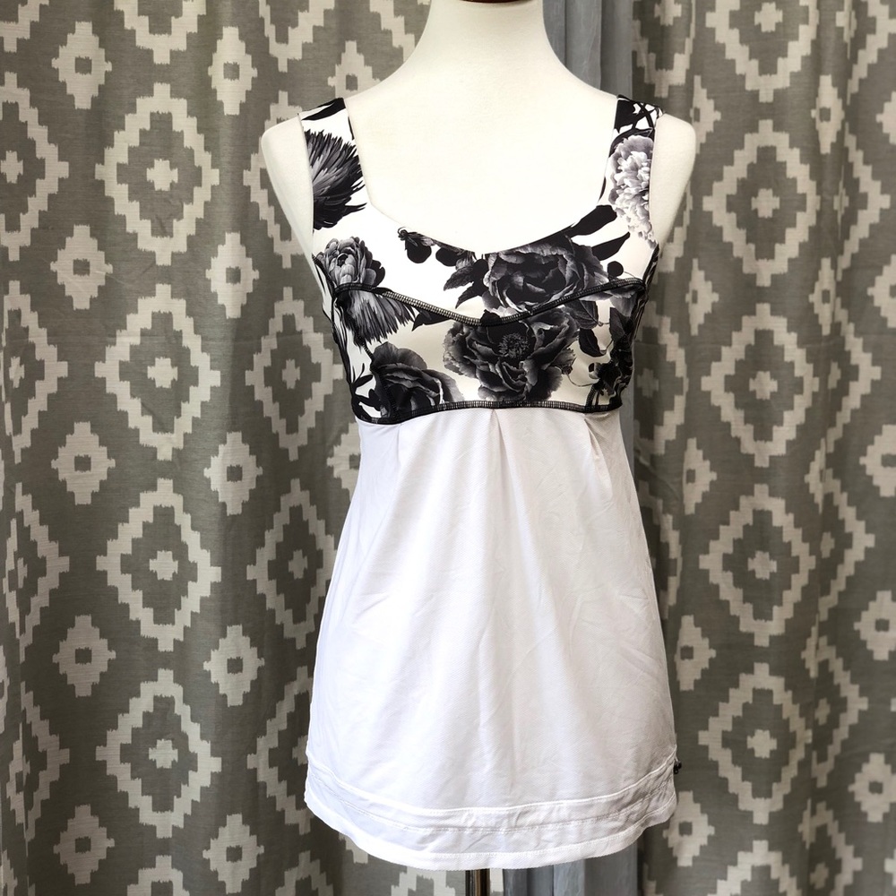 Ω Lululemon Athletics Floral Tank top